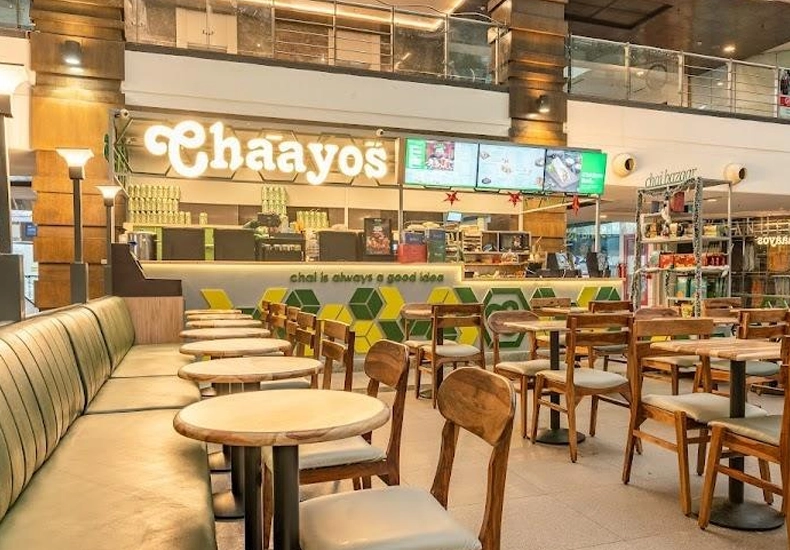 Mahagun Metro Mall foorcourt